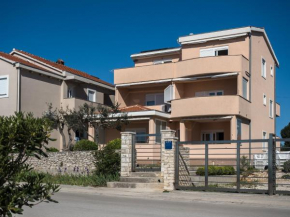 Отель Apartments Nino 1  Задар